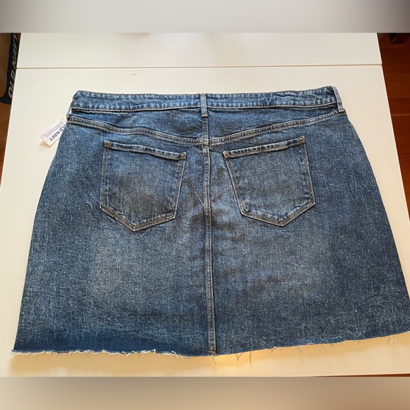 High-Waist Denim Skirt with Fringe - Picture 2 of 10